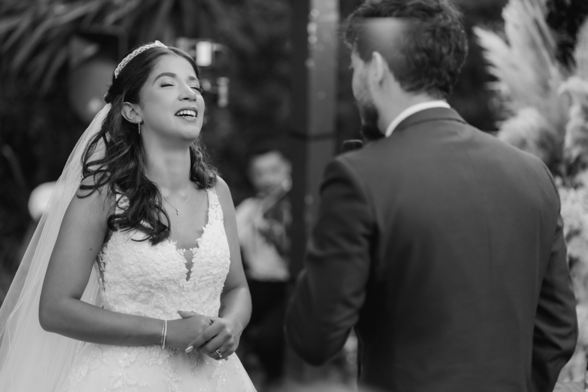 casamento inesquecível emoção sonho realização noiva noivo olhares amor