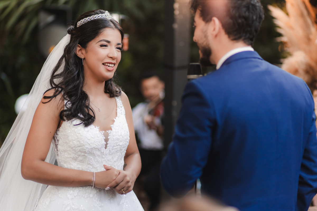 casamento inesquecível emoção sonho realização noiva noivo olhares amor