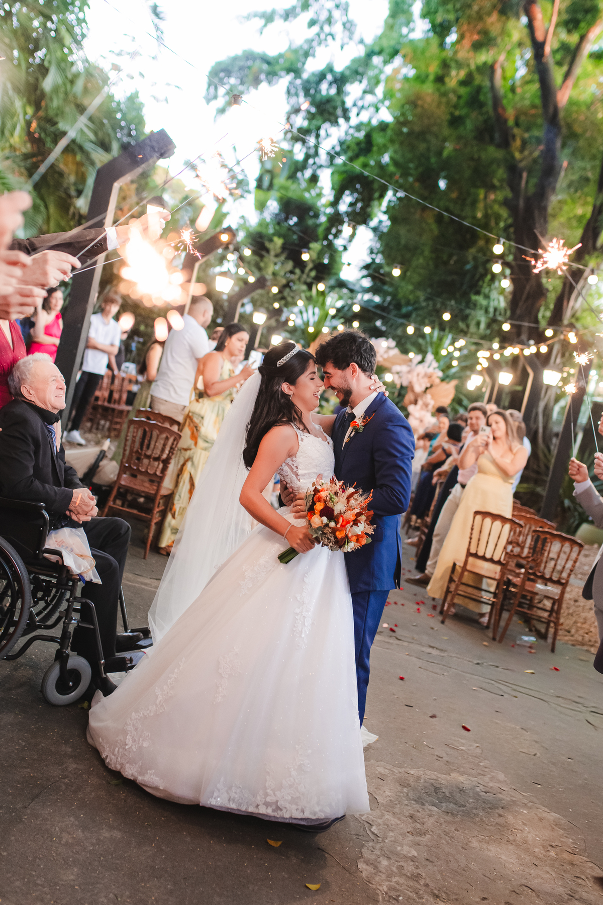 casamento inesquecível emoção sonho realização noiva noivo olhares amor
