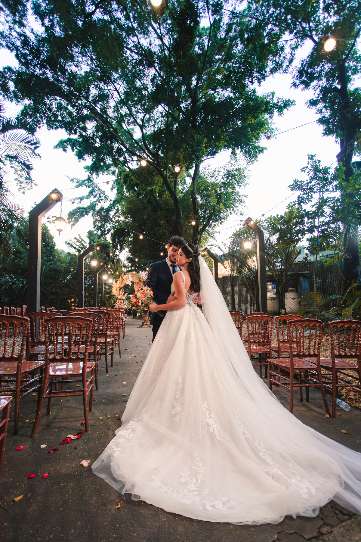 casamento inesquecível emoção sonho realização noiva noivo olhares amor