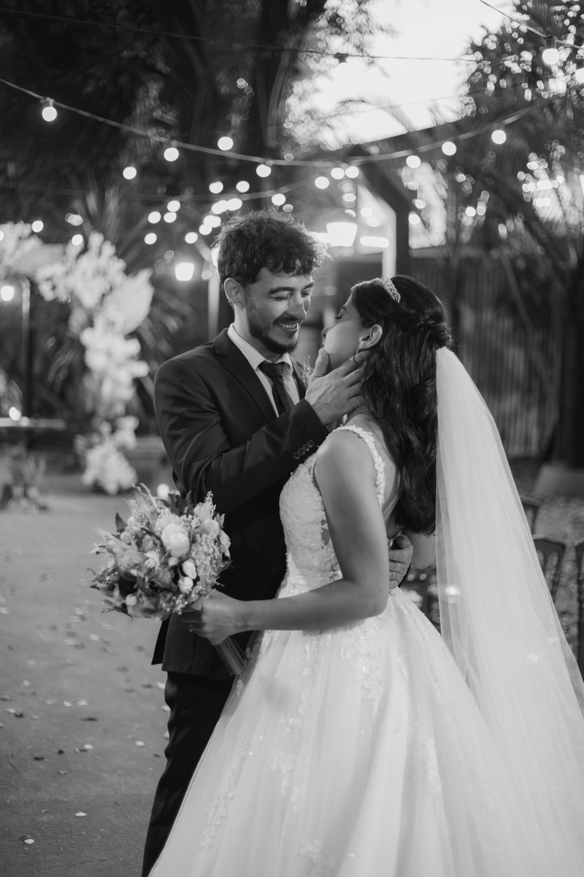 casamento inesquecível emoção sonho realização noiva noivo olhares amor