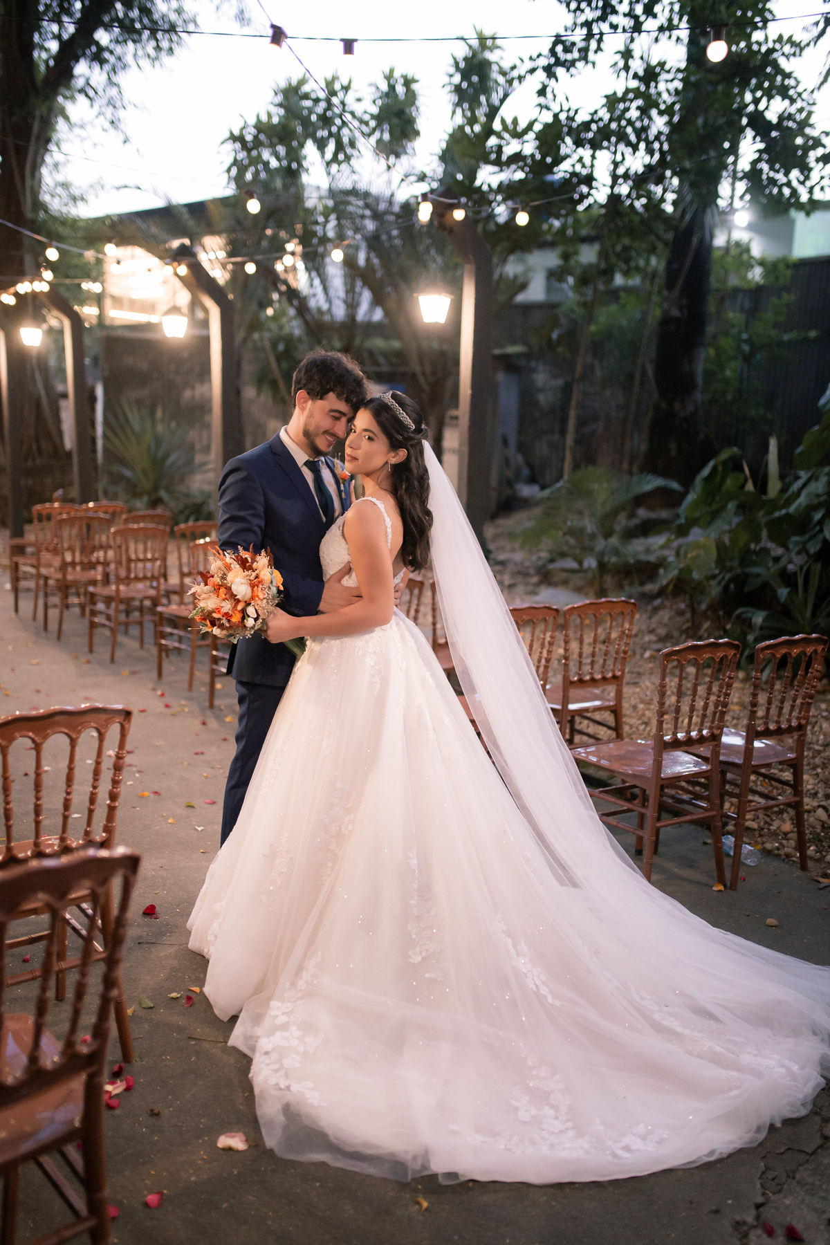 casamento inesquecível emoção sonho realização noiva noivo olhares amor