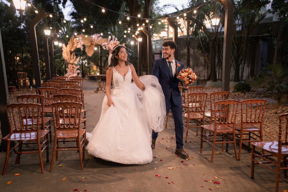 casamento inesquecível emoção sonho realização noiva noivo olhares amor