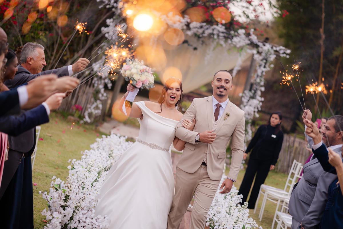 Vestido de Noiva, Casamento, Cerimônia, noiva se arrumando, Casamento sítio campo, Emoção, Inesquecível Casamento, Alegria, aliança de casamento