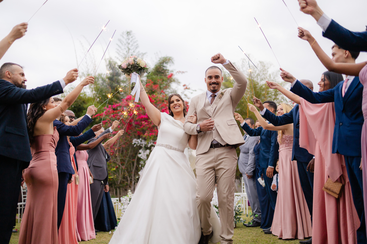 Vestido de Noiva, Casamento, Cerimônia, noiva se arrumando, Casamento sítio campo, Emoção, Inesquecível Casamento, Alegria, aliança de casamento