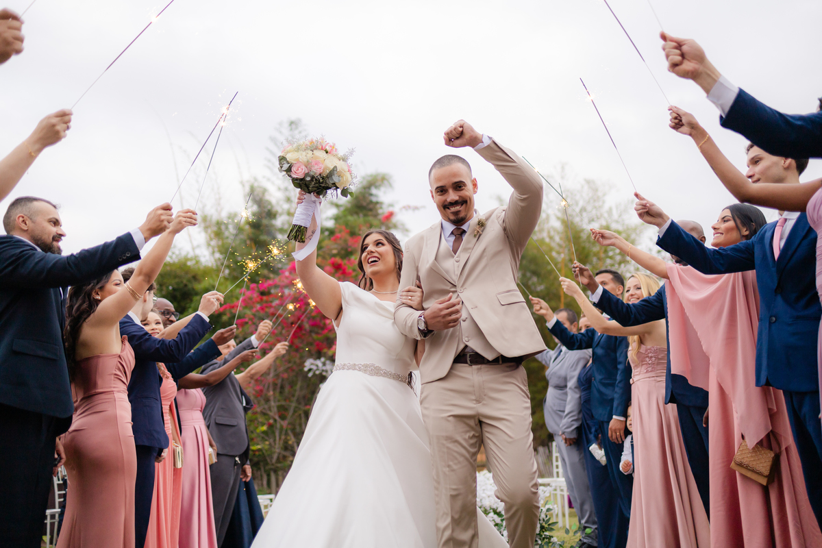 Vestido de Noiva, Casamento, Cerimônia, noiva se arrumando, Casamento sítio campo, Emoção, Inesquecível Casamento, Alegria, aliança de casamento