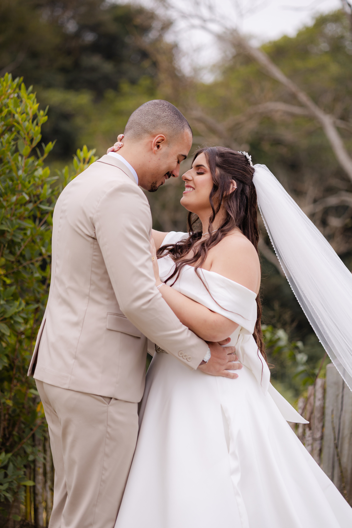 Vestido de Noiva, Casamento, Cerimônia, noiva se arrumando, Casamento sítio campo, Emoção, Inesquecível Casamento, Alegria, aliança de casamento