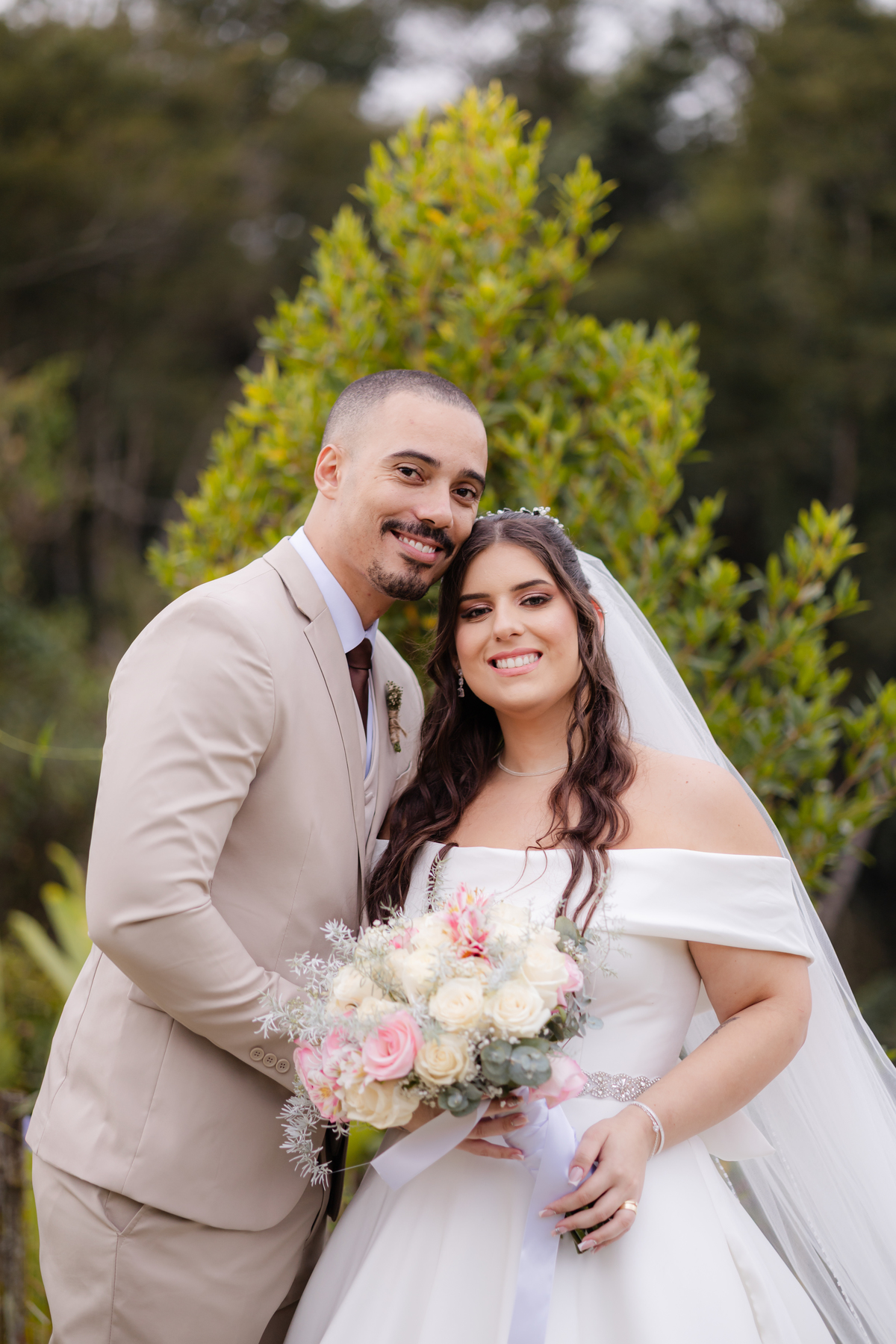 Vestido de Noiva, Casamento, Cerimônia, noiva se arrumando, Casamento sítio campo, Emoção, Inesquecível Casamento, Alegria, aliança de casamento