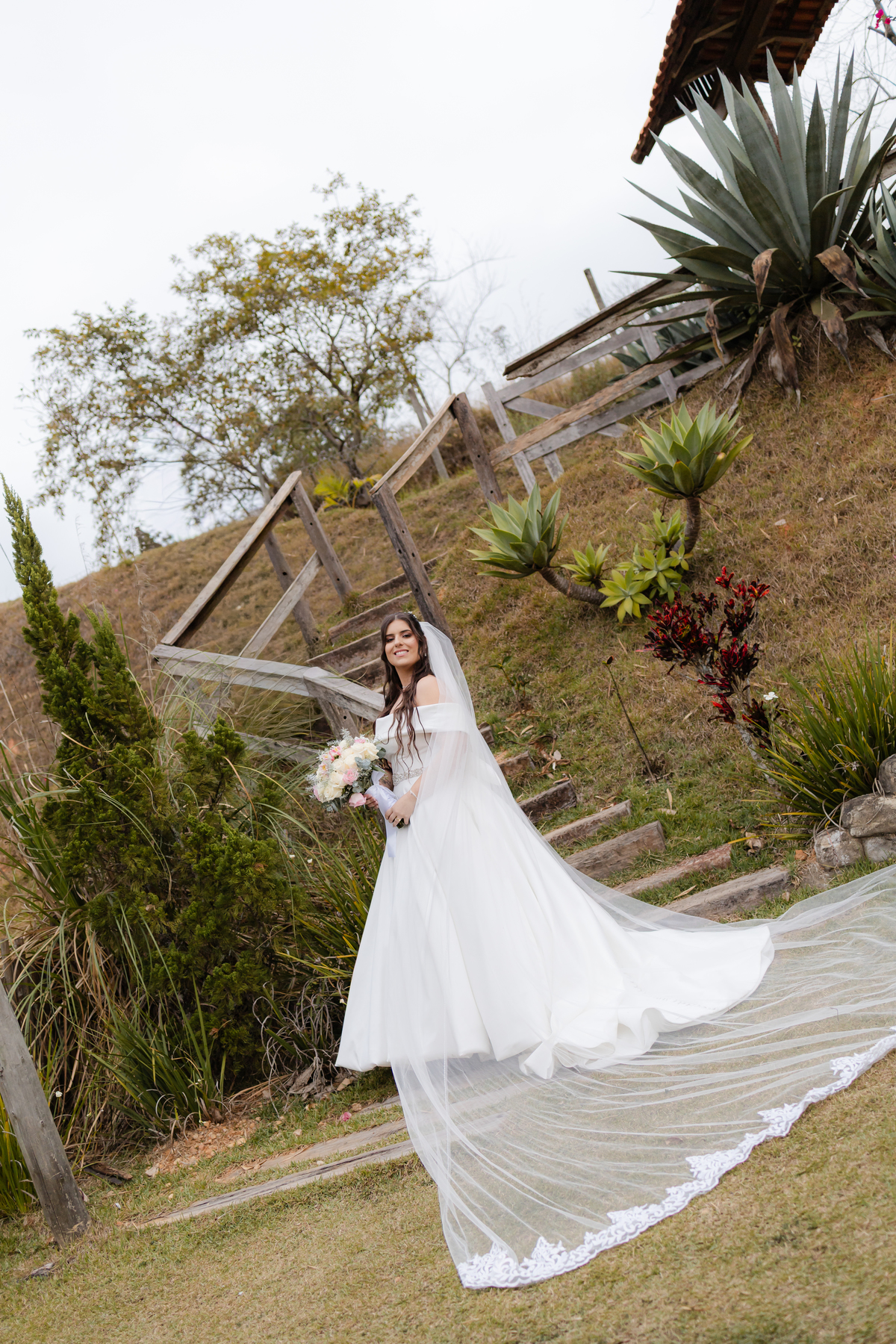 Vestido de Noiva, Casamento, Cerimônia, noiva se arrumando, Casamento sítio campo, Emoção, Inesquecível Casamento, Alegria, aliança de casamento