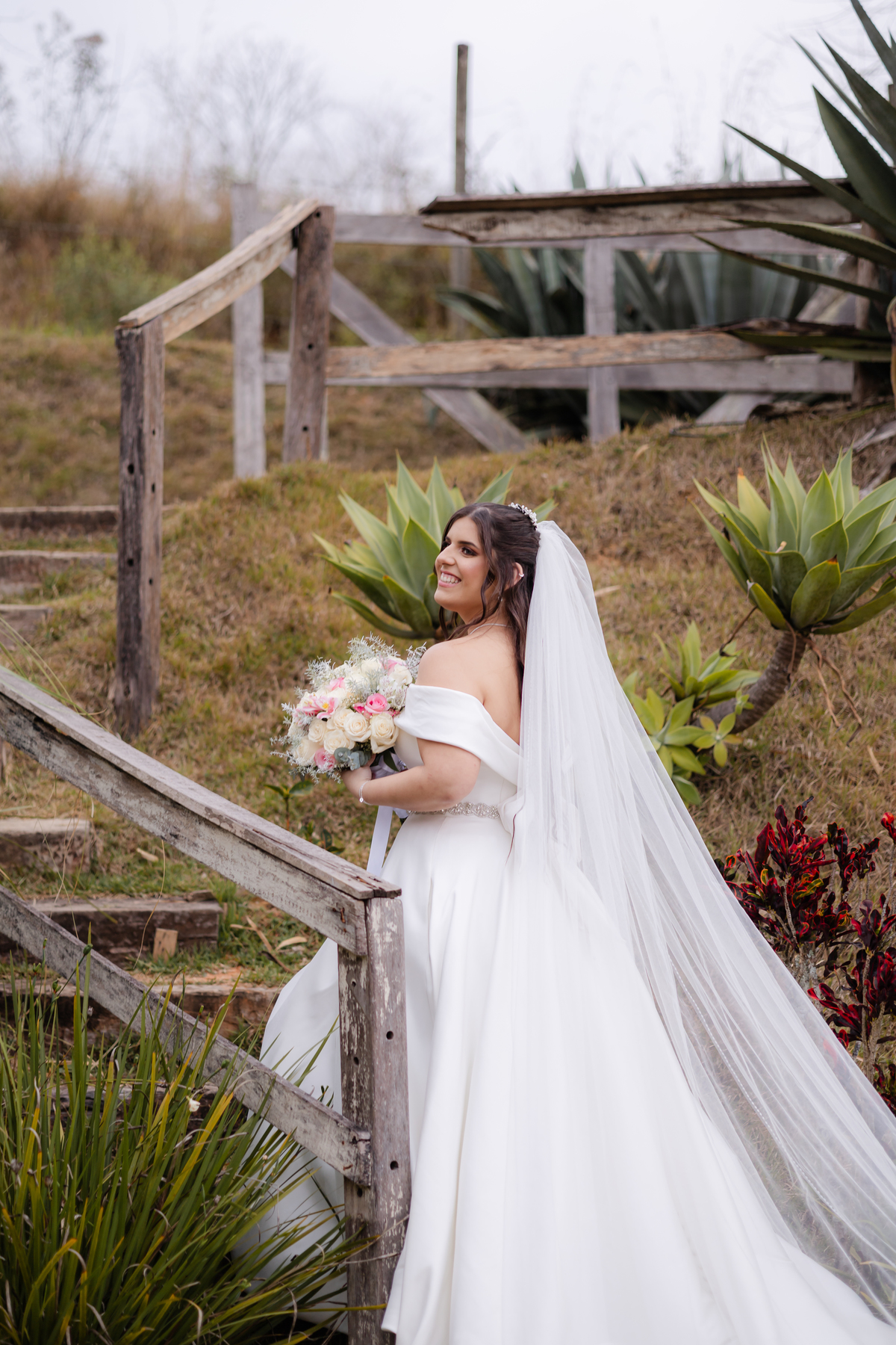Vestido de Noiva, Casamento, Cerimônia, noiva se arrumando, Casamento sítio campo, Emoção, Inesquecível Casamento, Alegria, aliança de casamento