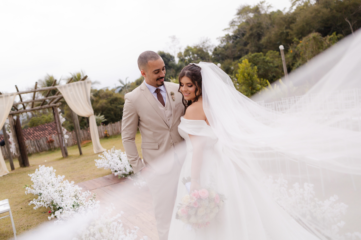 Vestido de Noiva, Casamento, Cerimônia, noiva se arrumando, Casamento sítio campo, Emoção, Inesquecível Casamento, Alegria, aliança de casamento