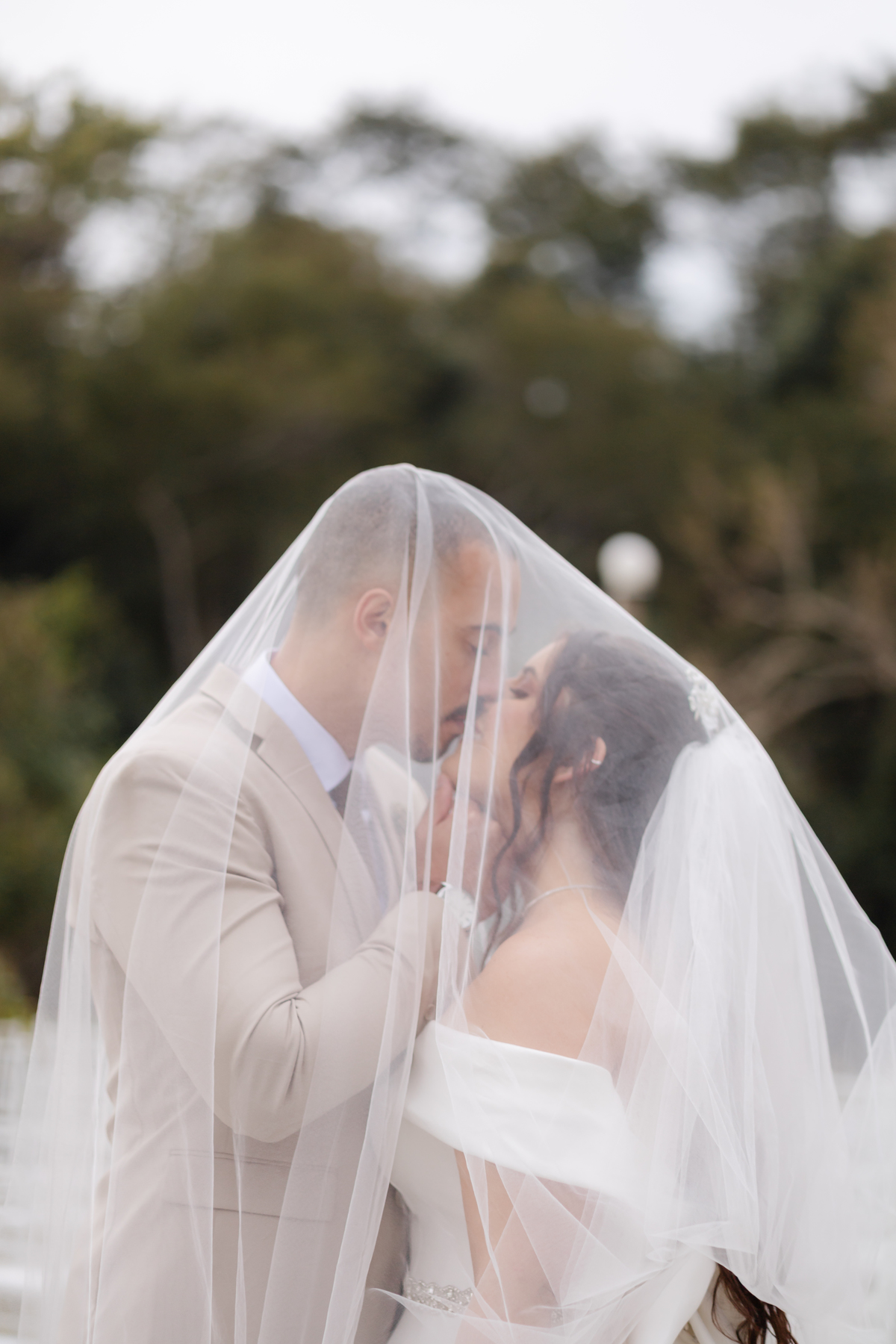 Vestido de Noiva, Casamento, Cerimônia, noiva se arrumando, Casamento sítio campo, Emoção, Inesquecível Casamento, Alegria, aliança de casamento