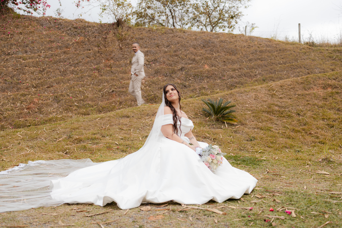Vestido de Noiva, Casamento, Cerimônia, noiva se arrumando, Casamento sítio campo, Emoção, Inesquecível Casamento, Alegria, aliança de casamento