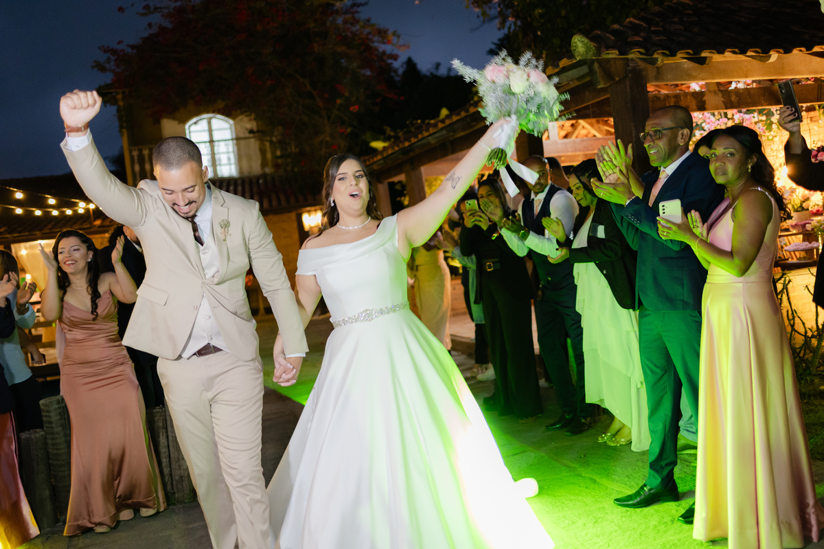Vestido de Noiva, Casamento, Cerimônia, noiva se arrumando, Casamento sítio campo, Emoção, Inesquecível Casamento, Alegria, aliança de casamento