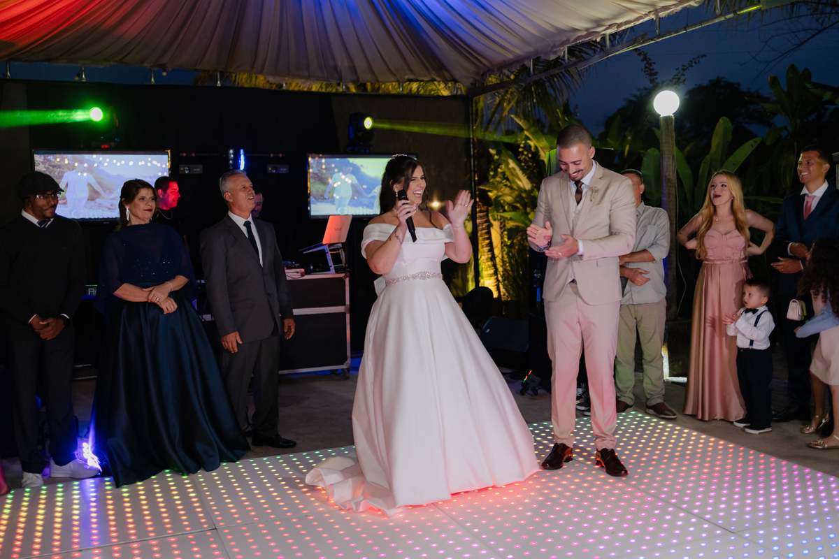 Vestido de Noiva, Casamento, Cerimônia, noiva se arrumando, Casamento sítio campo, Emoção, Inesquecível Casamento, Alegria, aliança de casamento