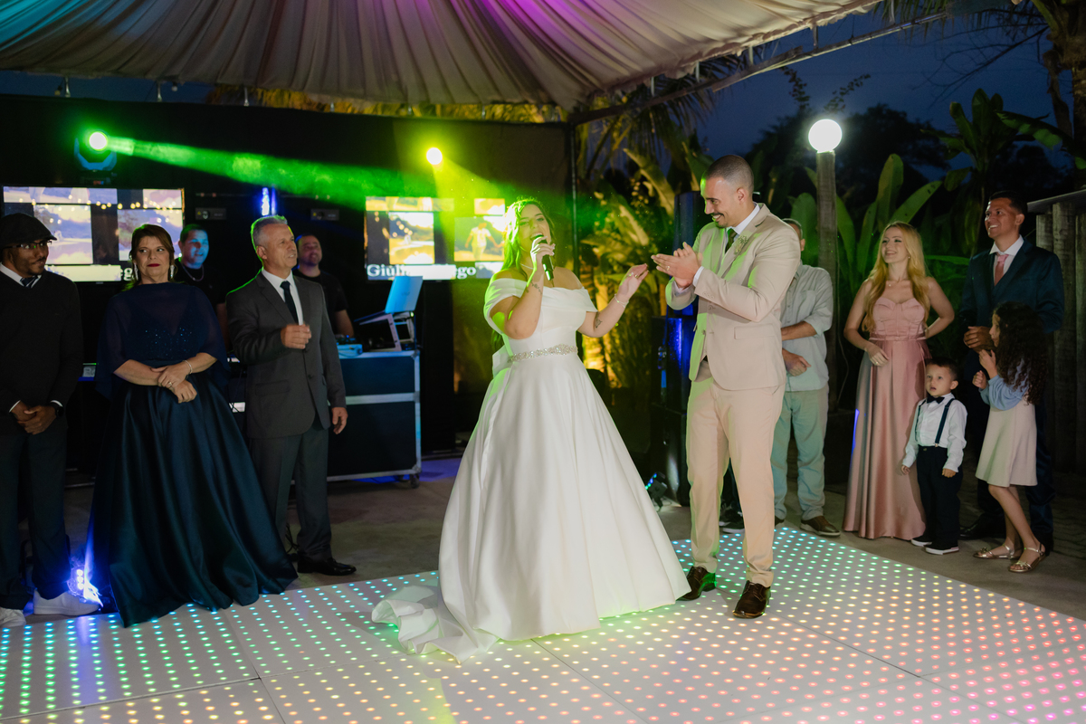 Vestido de Noiva, Casamento, Cerimônia, noiva se arrumando, Casamento sítio campo, Emoção, Inesquecível Casamento, Alegria, aliança de casamento