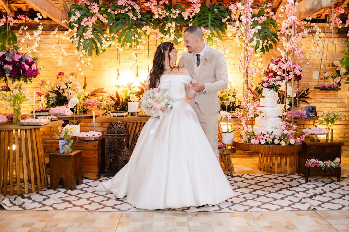 Vestido de Noiva, Casamento, Cerimônia, noiva se arrumando, Casamento sítio campo, Emoção, Inesquecível Casamento, Alegria, aliança de casamento, Festa de Casamento
