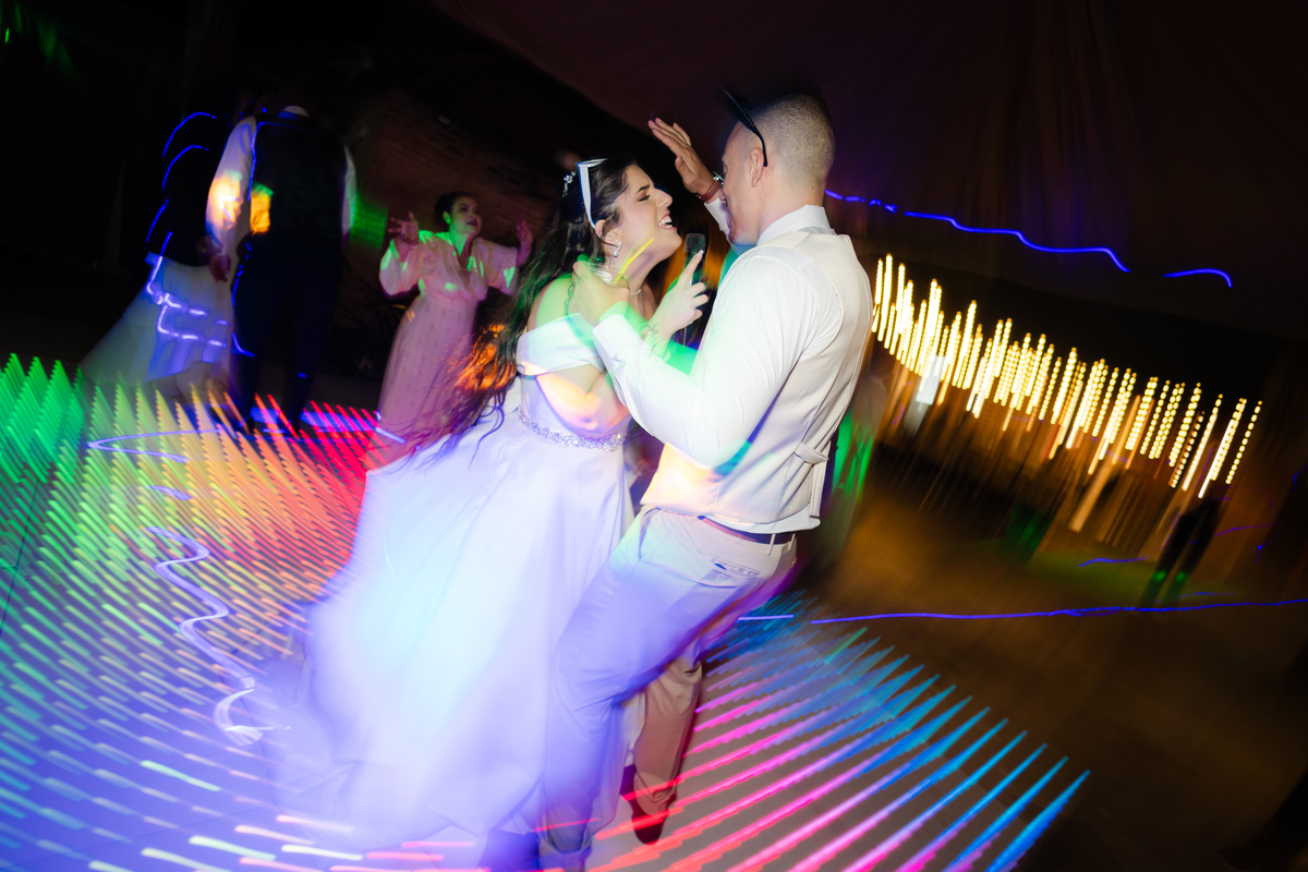 Vestido de Noiva, Casamento, Cerimônia, noiva se arrumando, Casamento sítio campo, Emoção, Inesquecível Casamento, Alegria, aliança de casamento, Festa de Casamento