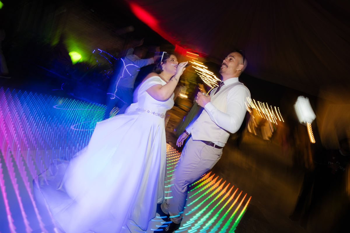 Vestido de Noiva, Casamento, Cerimônia, noiva se arrumando, Casamento sítio campo, Emoção, Inesquecível Casamento, Alegria, aliança de casamento, Festa de Casamento