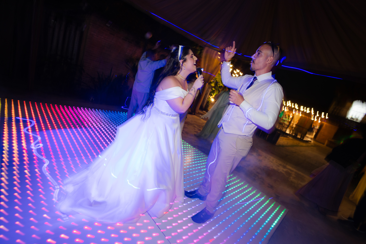 Vestido de Noiva, Casamento, Cerimônia, noiva se arrumando, Casamento sítio campo, Emoção, Inesquecível Casamento, Alegria, aliança de casamento, Festa de Casamento