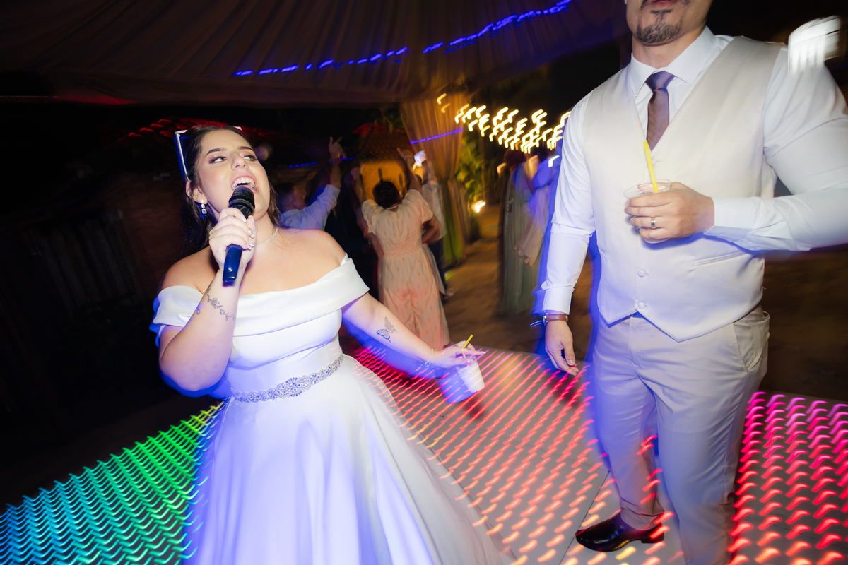 Vestido de Noiva, Casamento, Cerimônia, noiva se arrumando, Casamento sítio campo, Emoção, Inesquecível Casamento, Alegria, aliança de casamento, Festa de Casamento