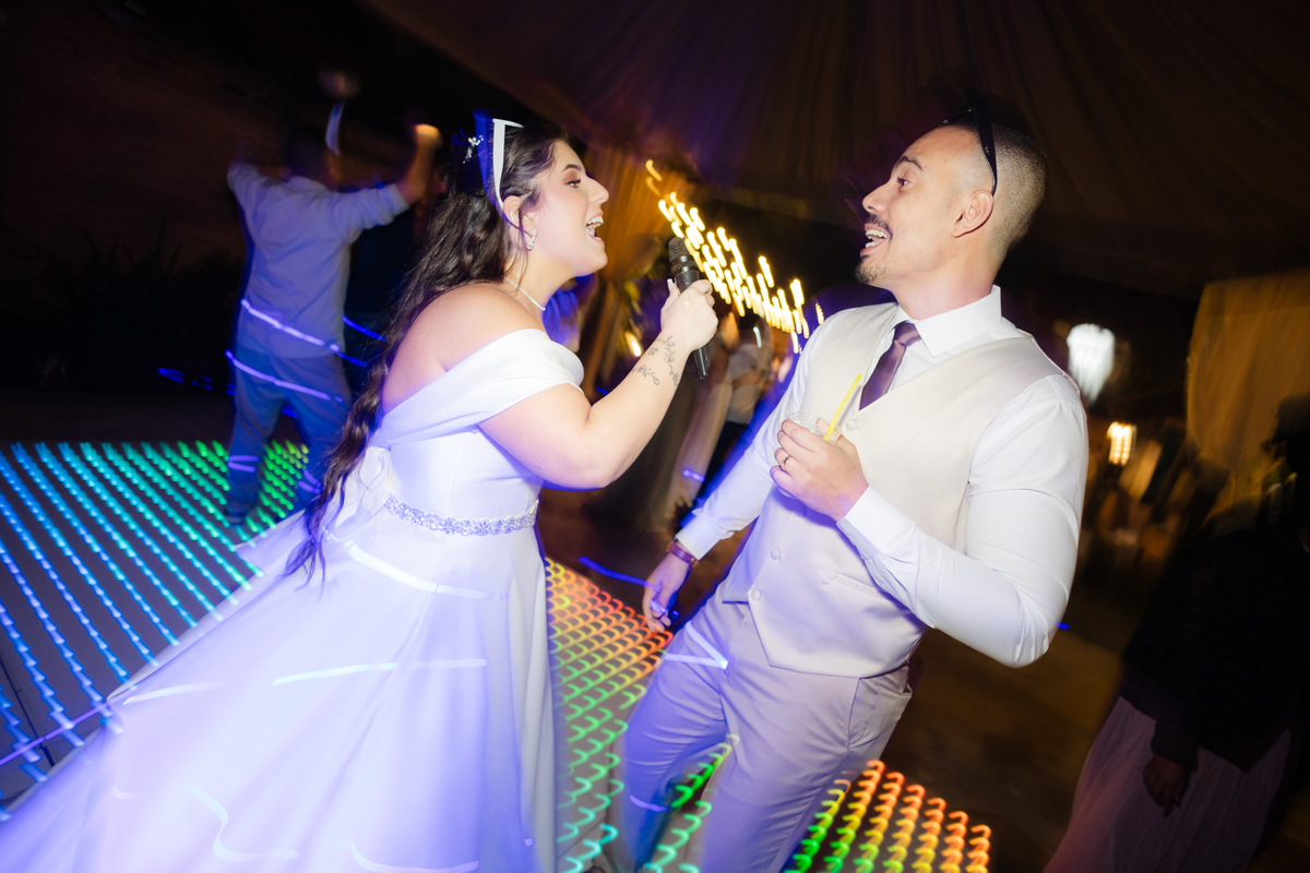 Vestido de Noiva, Casamento, Cerimônia, noiva se arrumando, Casamento sítio campo, Emoção, Inesquecível Casamento, Alegria, aliança de casamento, Festa de Casamento