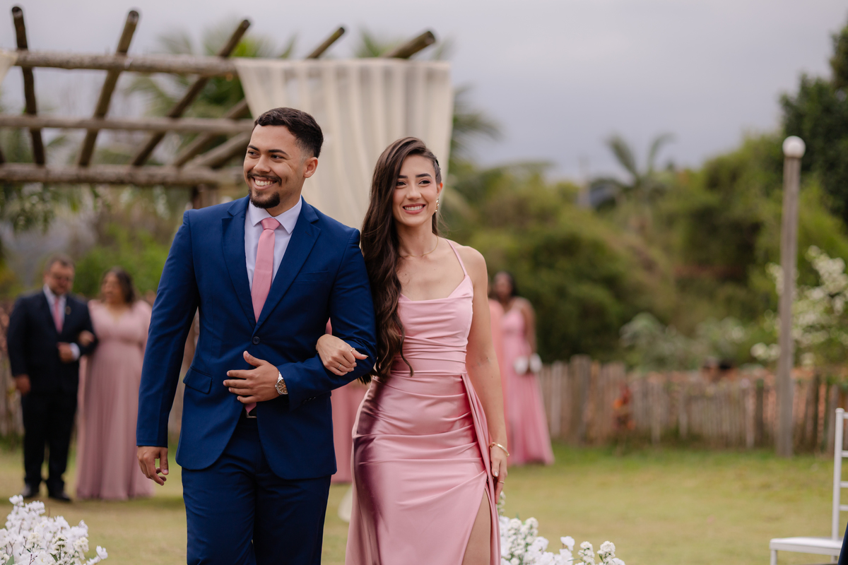 Vestido de Noiva, Casamento, Cerimônia, noiva se arrumando, Casamento sítio campo, Emoção, Inesquecível Casamento, Alegria, aliança de casamento