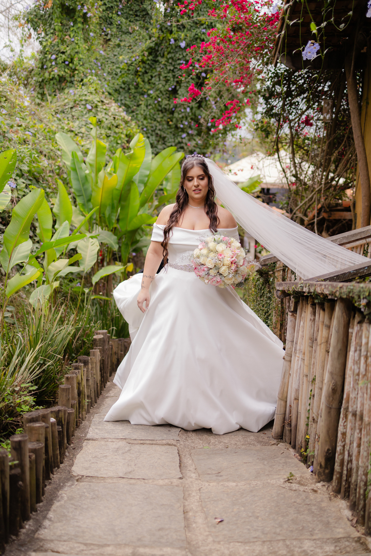 Vestido de Noiva, Casamento, Cerimônia, noiva se arrumando, Casamento sítio campo, Emoção, Inesquecível Casamento, Alegria, aliança de casamento