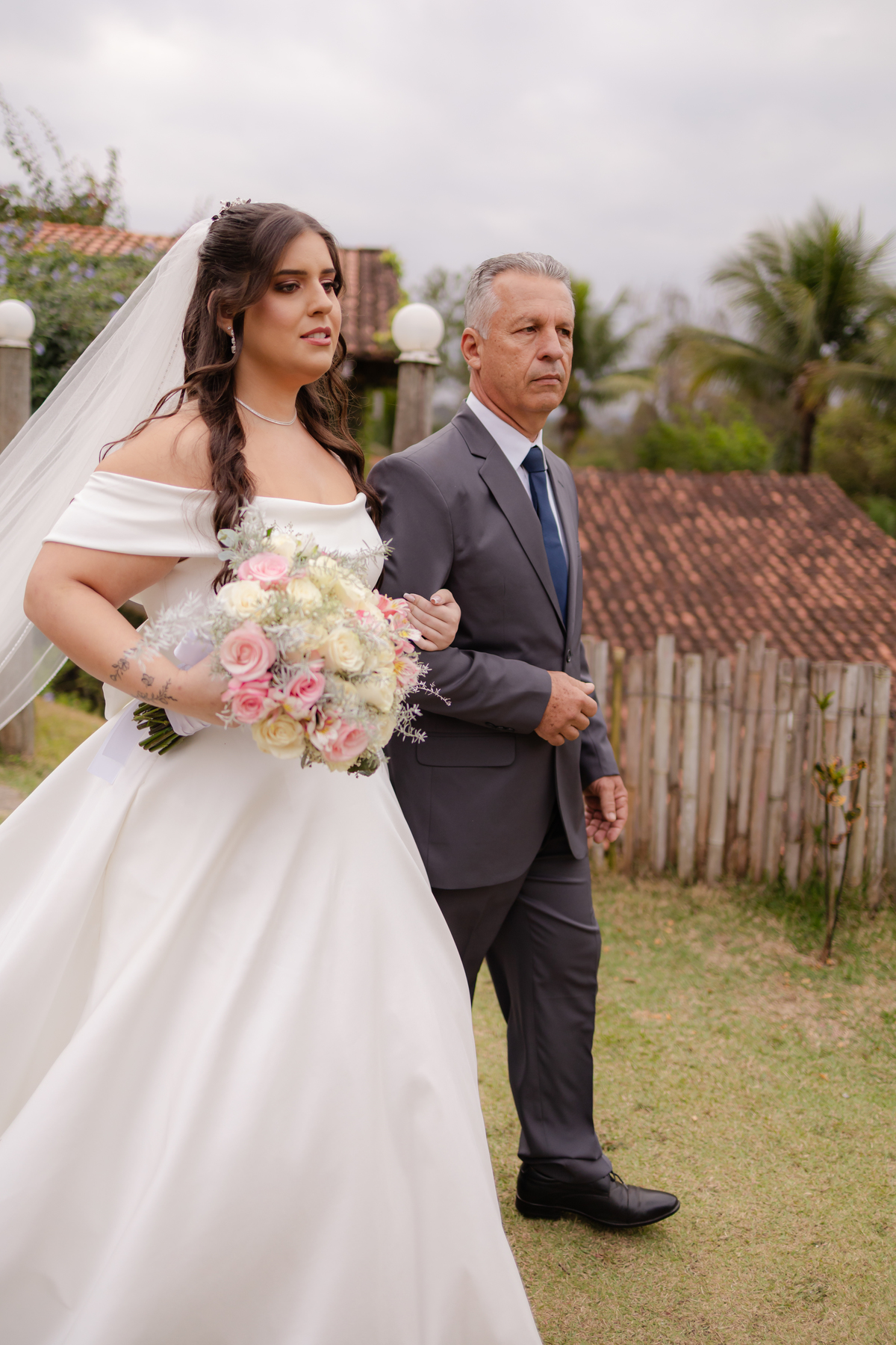 Vestido de Noiva, Casamento, Cerimônia, noiva se arrumando, Casamento sítio campo, Emoção, Inesquecível Casamento, Alegria, aliança de casamento