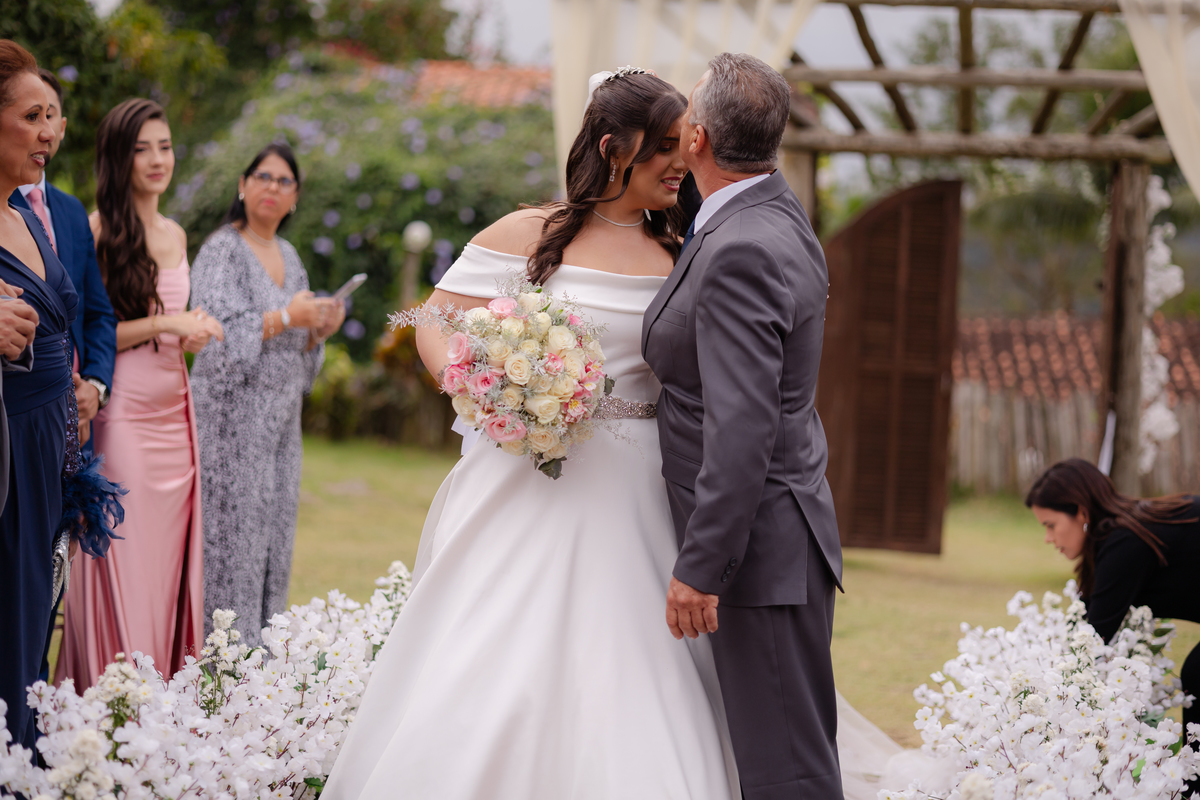 Vestido de Noiva, Casamento, Cerimônia, noiva se arrumando, Casamento sítio campo, Emoção, Inesquecível Casamento, Alegria, aliança de casamento