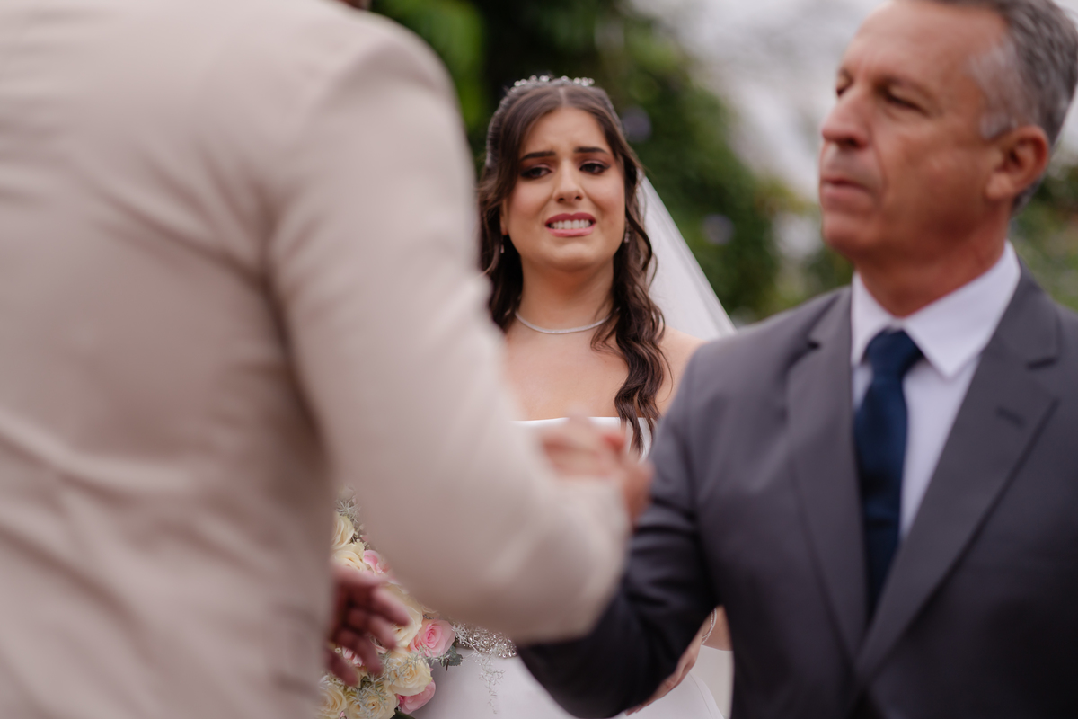 Vestido de Noiva, Casamento, Cerimônia, noiva se arrumando, Casamento sítio campo, Emoção, Inesquecível Casamento, Alegria, aliança de casamento