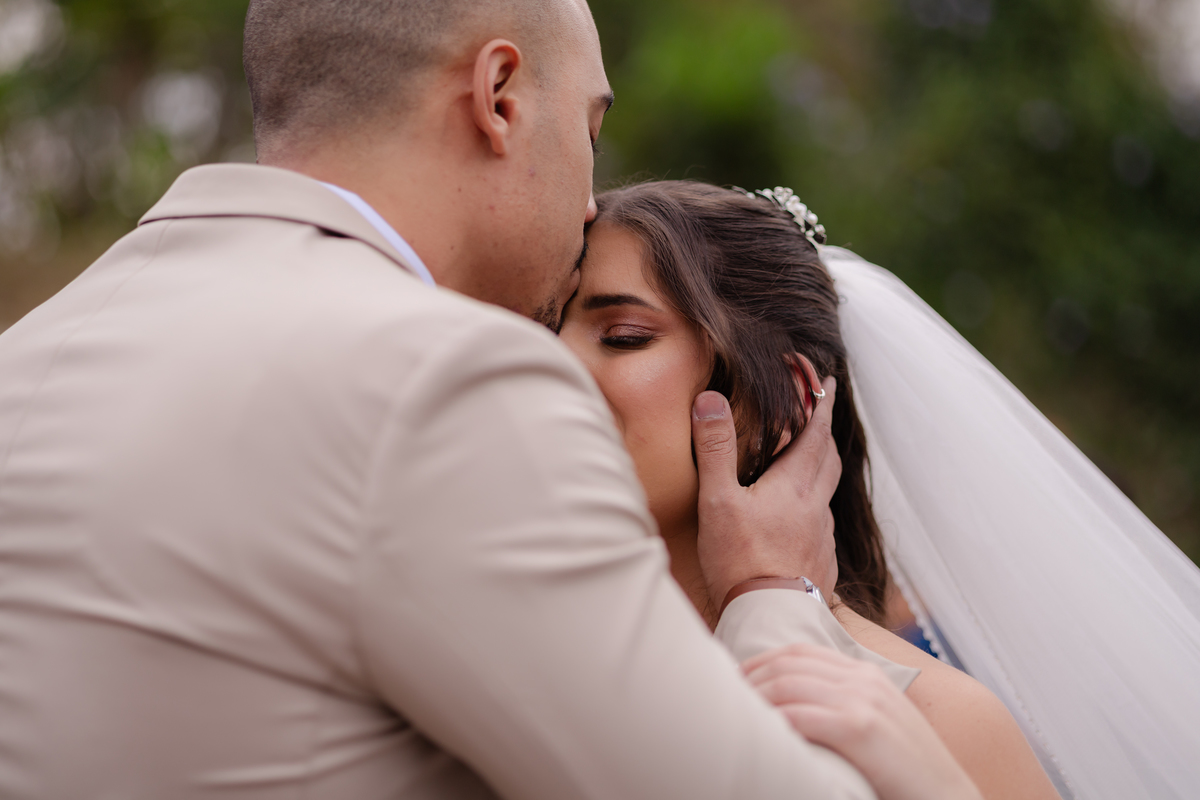 Vestido de Noiva, Casamento, Cerimônia, noiva se arrumando, Casamento sítio campo, Emoção, Inesquecível Casamento, Alegria, aliança de casamento