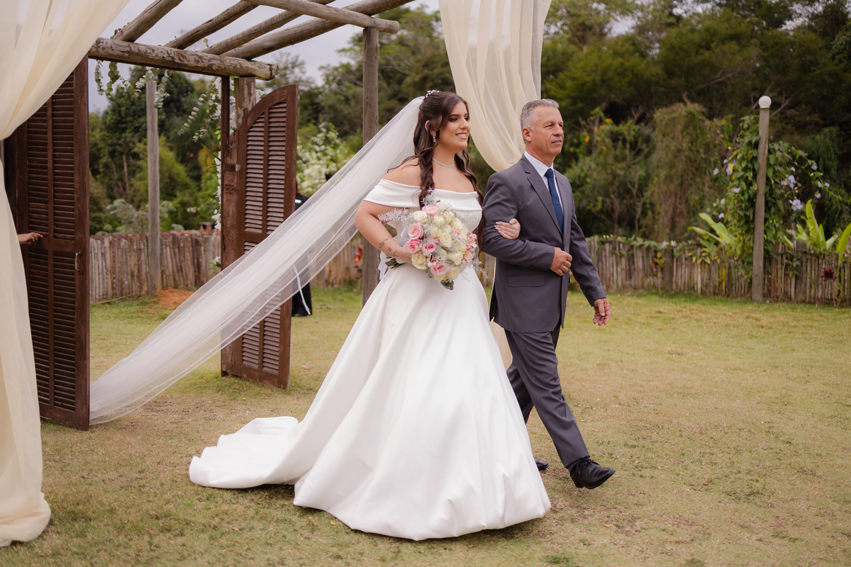 Vestido de Noiva, Casamento, Cerimônia, noiva se arrumando, Casamento sítio campo, Emoção, Inesquecível Casamento, Alegria, aliança de casamento