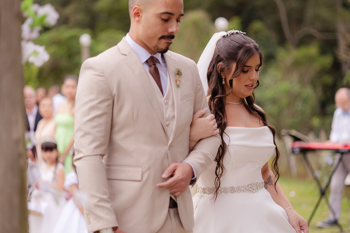 Vestido de Noiva, Casamento, Cerimônia, noiva se arrumando, Casamento sítio campo, Emoção, Inesquecível Casamento, Alegria, aliança de casamento
