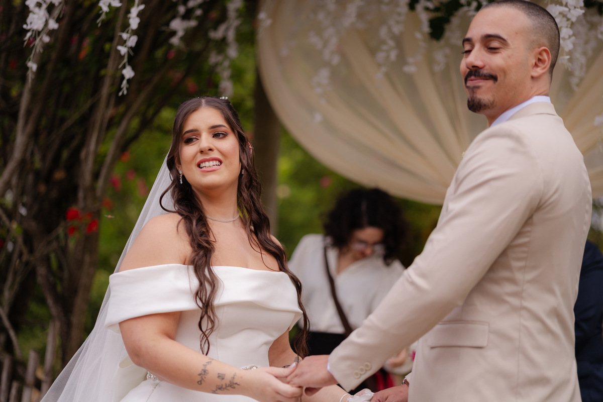Vestido de Noiva, Casamento, Cerimônia, noiva se arrumando, Casamento sítio campo, Emoção, Inesquecível Casamento, Alegria, aliança de casamento
