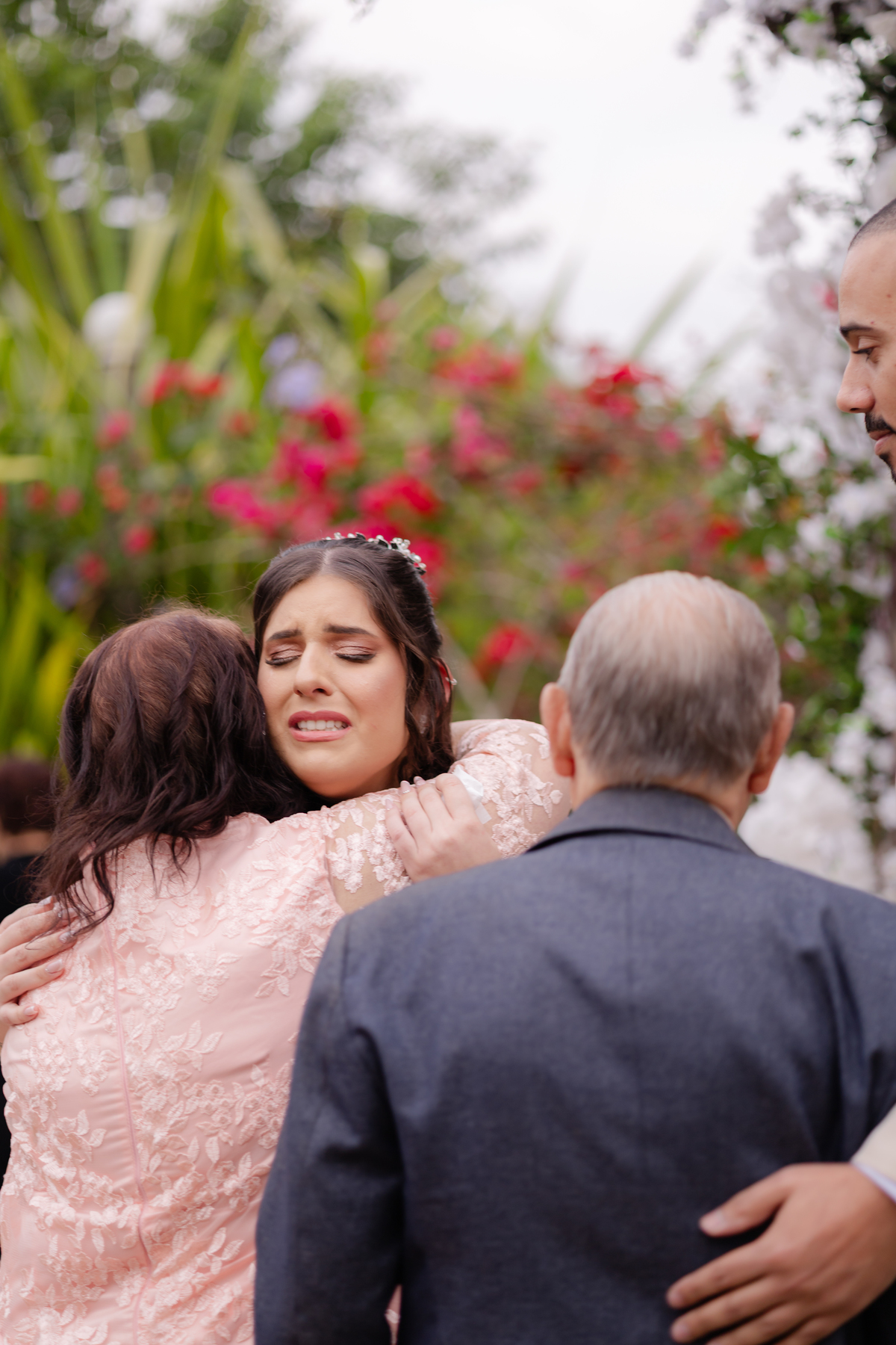 Vestido de Noiva, Casamento, Cerimônia, noiva se arrumando, Casamento sítio campo, Emoção, Inesquecível Casamento, Alegria, aliança de casamento