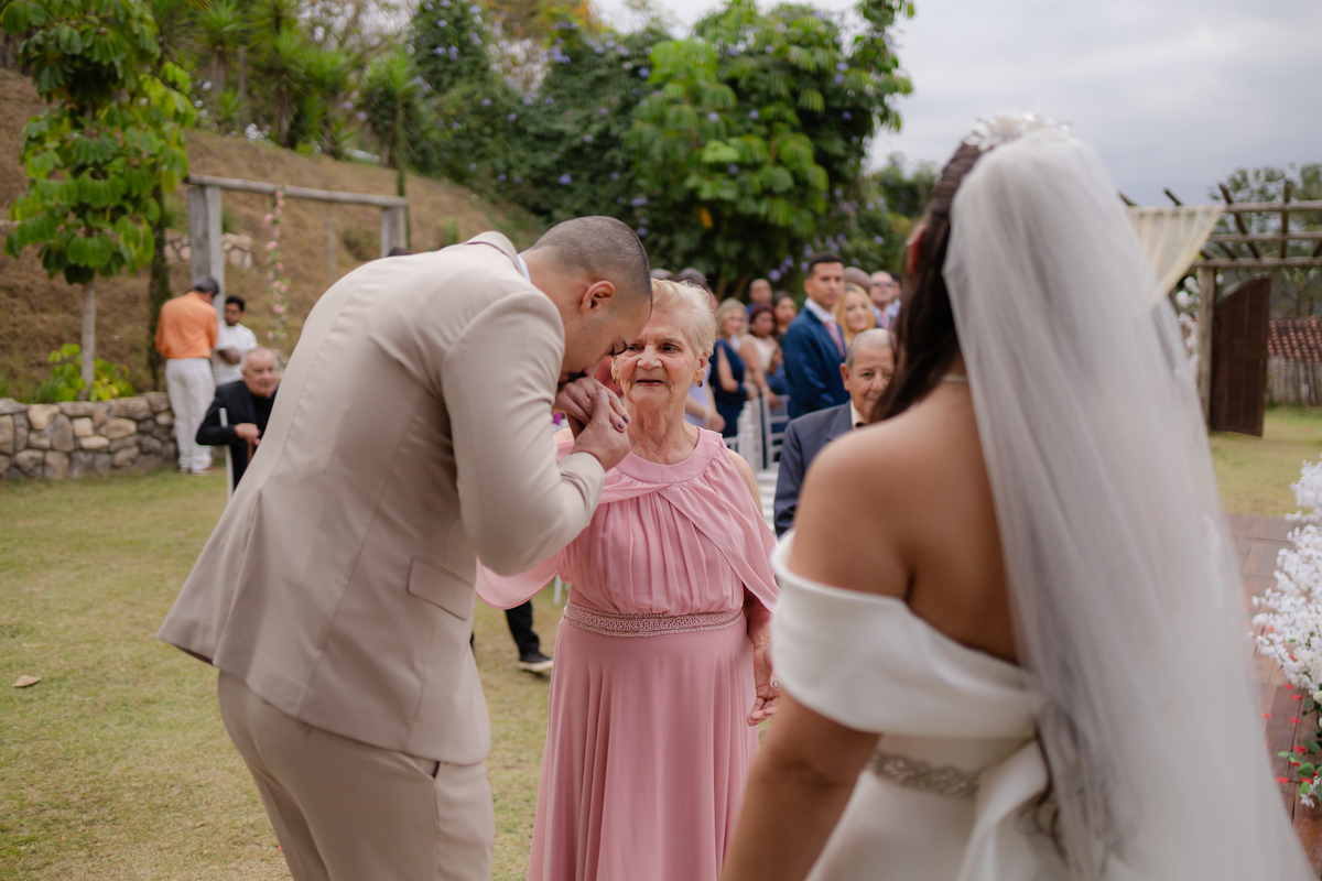Vestido de Noiva, Casamento, Cerimônia, noiva se arrumando, Casamento sítio campo, Emoção, Inesquecível Casamento, Alegria, aliança de casamento