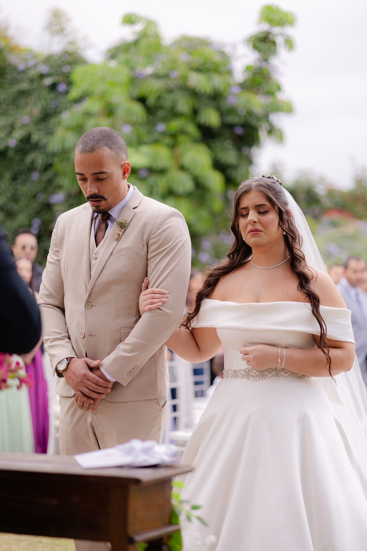 Vestido de Noiva, Casamento, Cerimônia, noiva se arrumando, Casamento sítio campo, Emoção, Inesquecível Casamento, Alegria, aliança de casamento