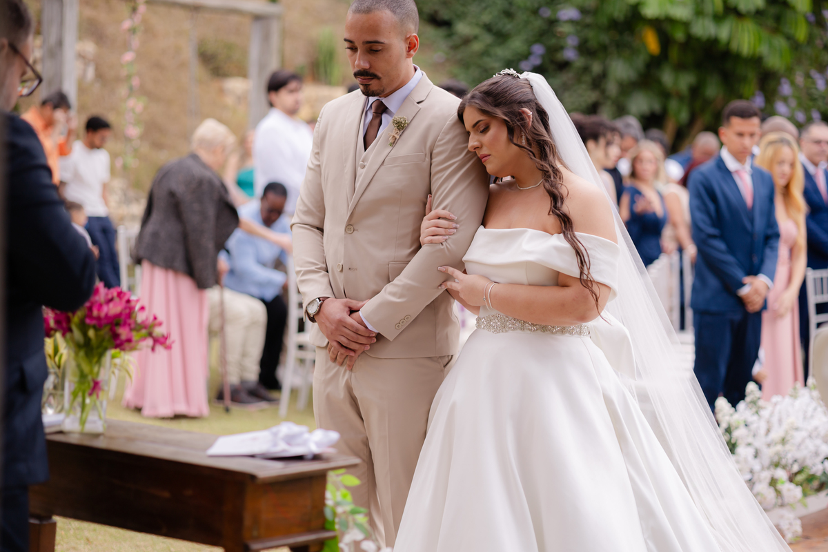 Vestido de Noiva, Casamento, Cerimônia, noiva se arrumando, Casamento sítio campo, Emoção, Inesquecível Casamento, Alegria, aliança de casamento