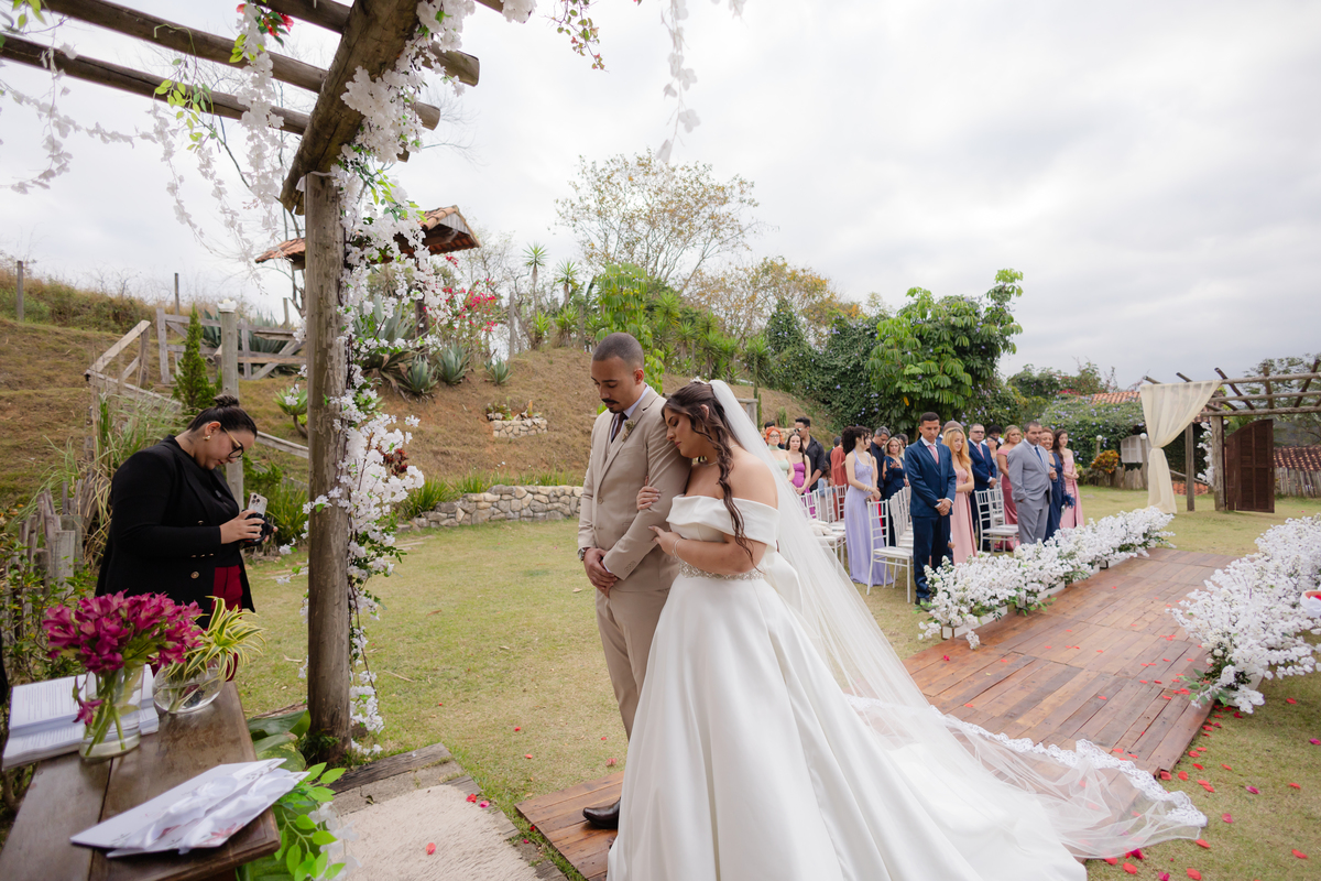 Vestido de Noiva, Casamento, Cerimônia, noiva se arrumando, Casamento sítio campo, Emoção, Inesquecível Casamento, Alegria, aliança de casamento