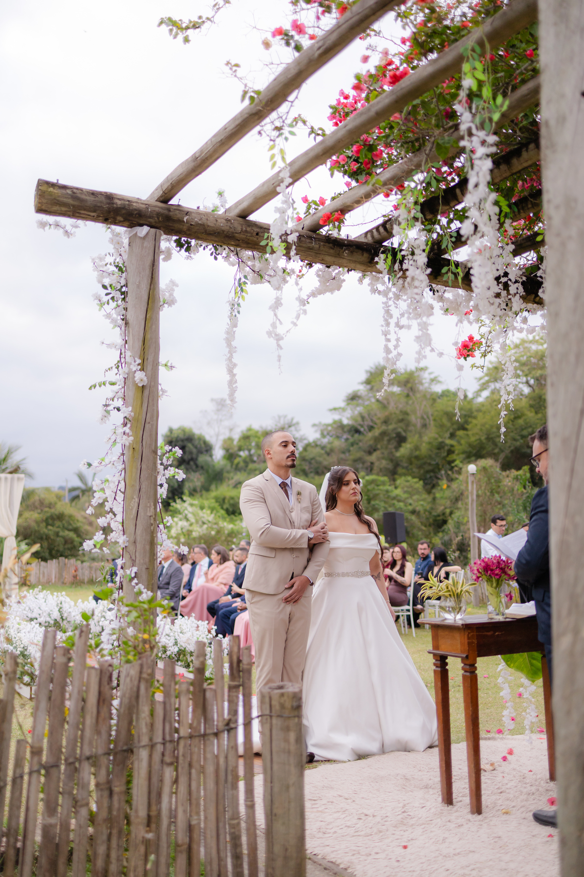 Vestido de Noiva, Casamento, Cerimônia, noiva se arrumando, Casamento sítio campo, Emoção, Inesquecível Casamento, Alegria, aliança de casamento