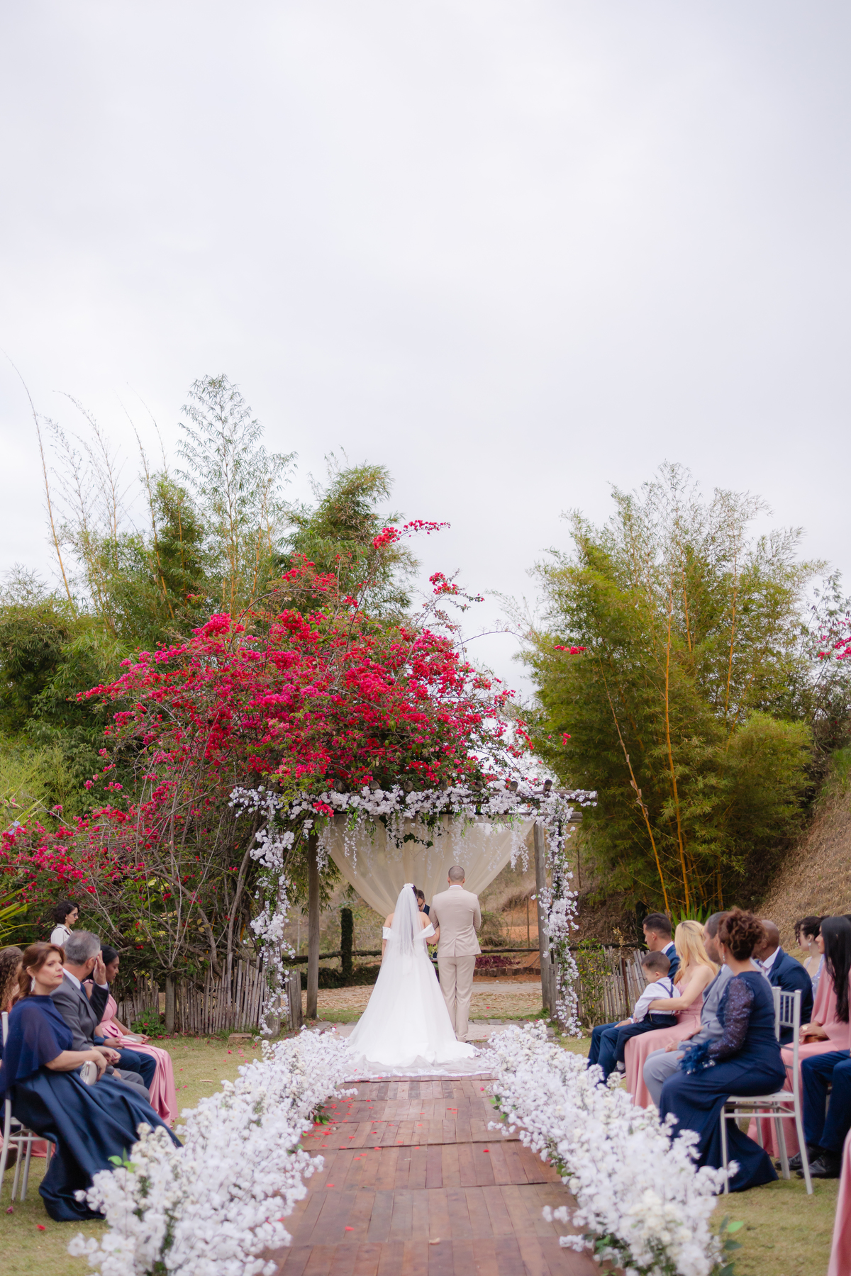 Vestido de Noiva, Casamento, Cerimônia, noiva se arrumando, Casamento sítio campo, Emoção, Inesquecível Casamento, Alegria, aliança de casamento