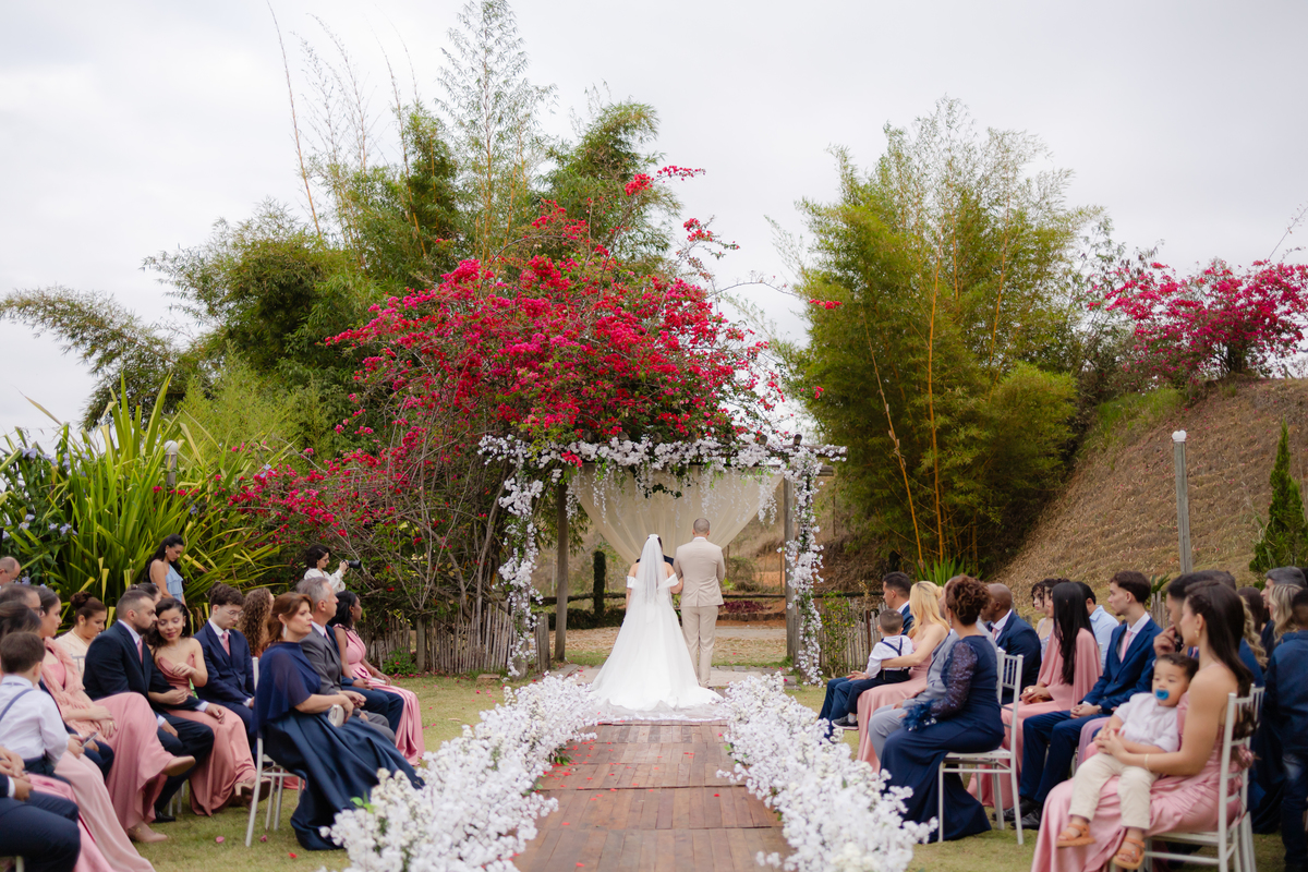 Vestido de Noiva, Casamento, Cerimônia, noiva se arrumando, Casamento sítio campo, Emoção, Inesquecível Casamento, Alegria, aliança de casamento