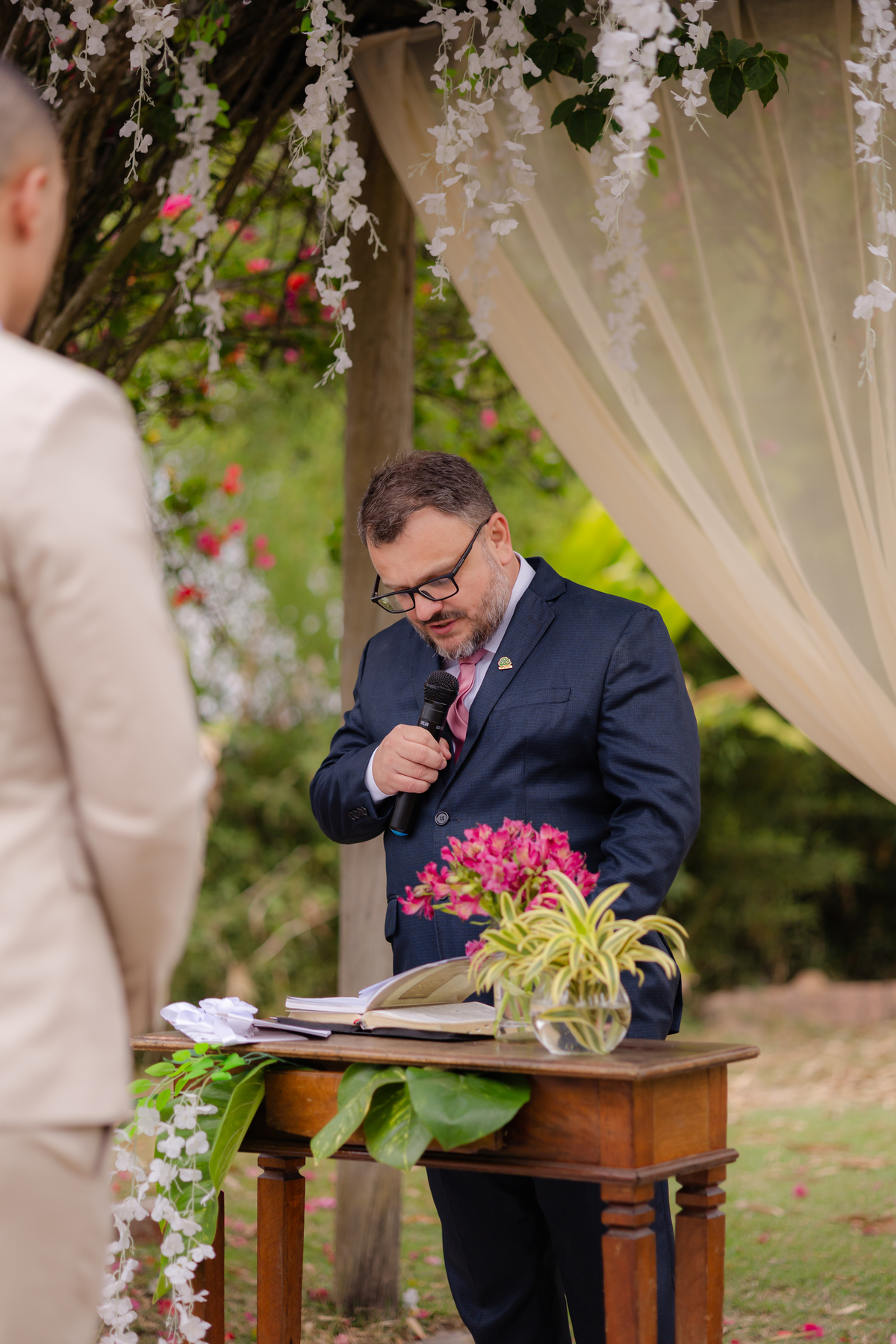 Vestido de Noiva, Casamento, Cerimônia, noiva se arrumando, Casamento sítio campo, Emoção, Inesquecível Casamento, Alegria, aliança de casamento