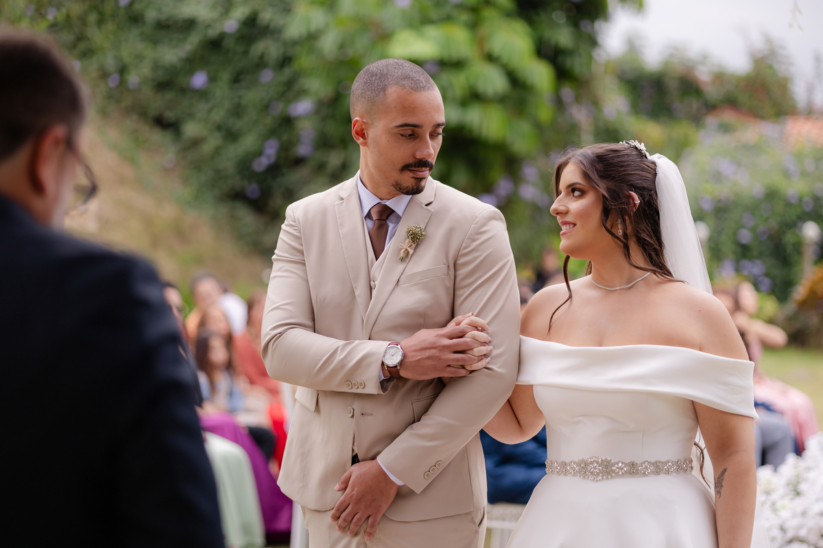 Vestido de Noiva, Casamento, Cerimônia, noiva se arrumando, Casamento sítio campo, Emoção, Inesquecível Casamento, Alegria, aliança de casamento