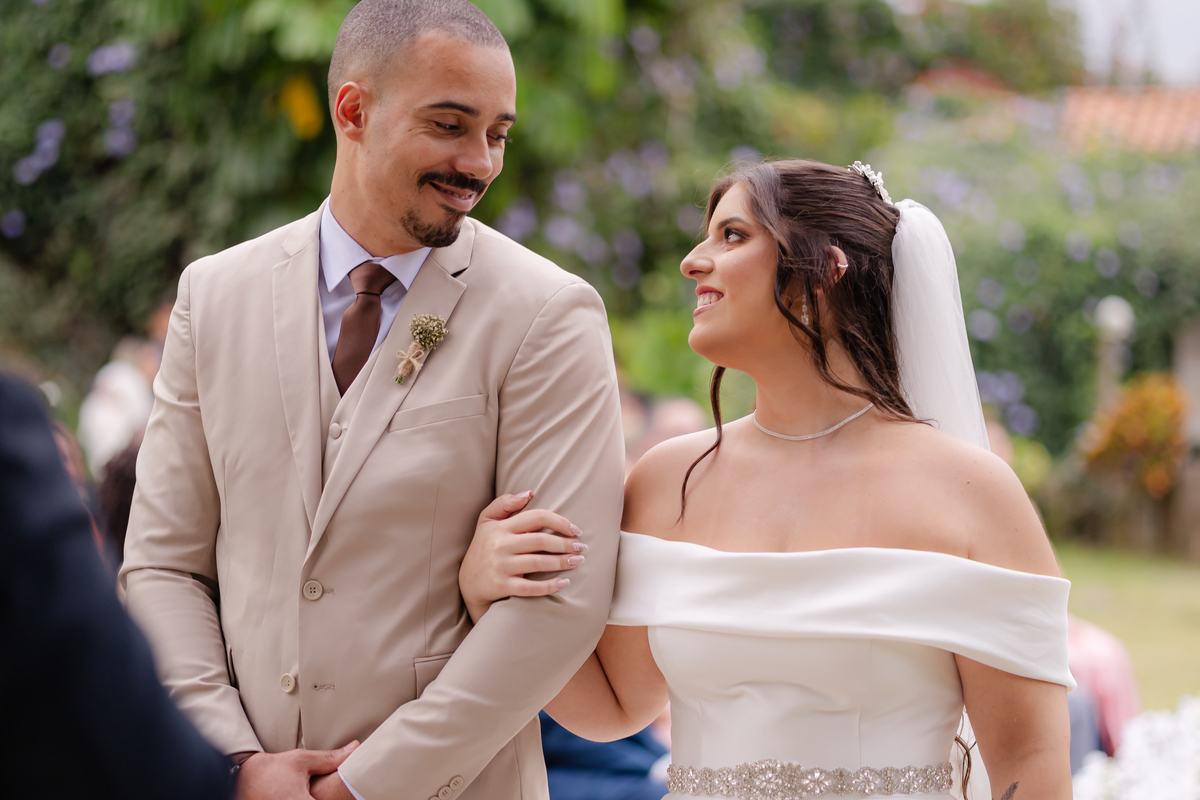 Vestido de Noiva, Casamento, Cerimônia, noiva se arrumando, Casamento sítio campo, Emoção, Inesquecível Casamento, Alegria, aliança de casamento