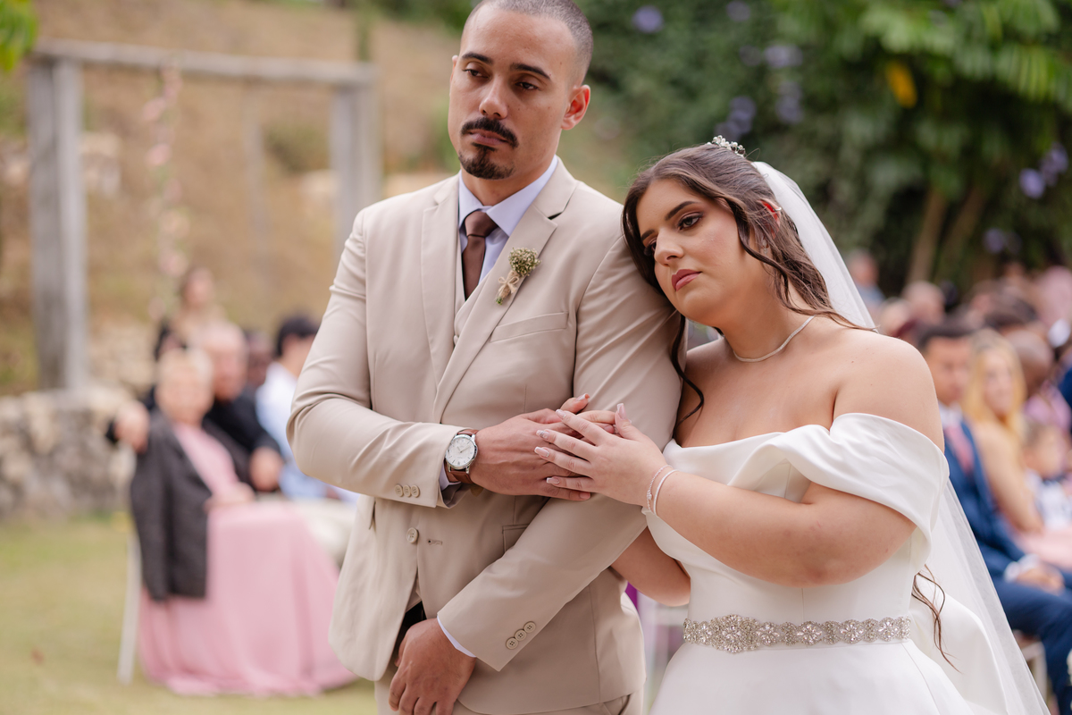 Vestido de Noiva, Casamento, Cerimônia, noiva se arrumando, Casamento sítio campo, Emoção, Inesquecível Casamento, Alegria, aliança de casamento