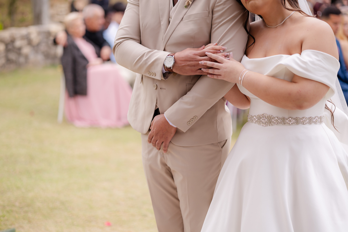 Vestido de Noiva, Casamento, Cerimônia, noiva se arrumando, Casamento sítio campo, Emoção, Inesquecível Casamento, Alegria, aliança de casamento