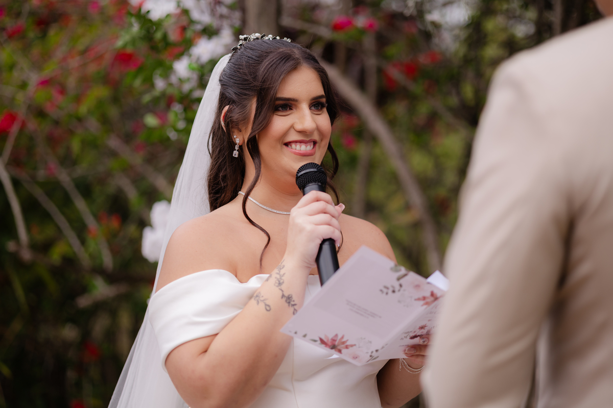 Vestido de Noiva, Casamento, Cerimônia, noiva se arrumando, Casamento sítio campo, Emoção, Inesquecível Casamento, Alegria, aliança de casamento