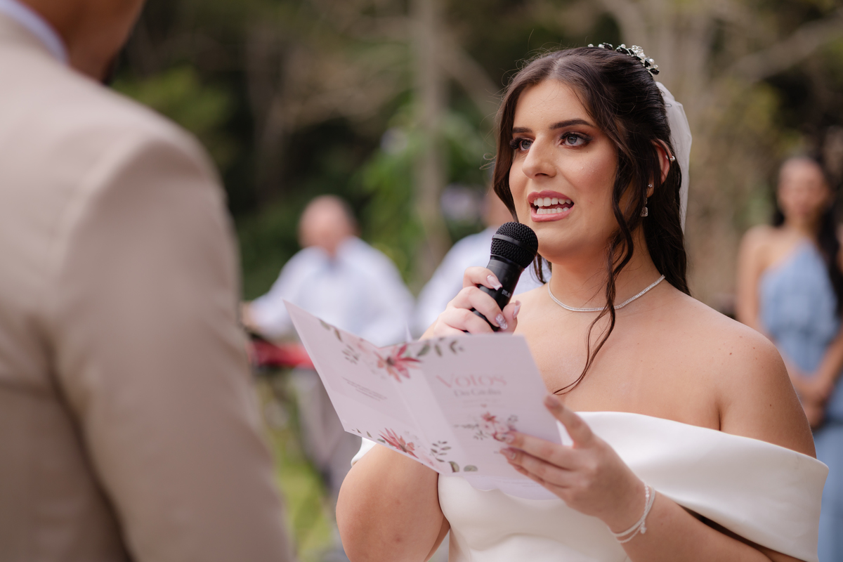 Vestido de Noiva, Casamento, Cerimônia, noiva se arrumando, Casamento sítio campo, Emoção, Inesquecível Casamento, Alegria, aliança de casamento